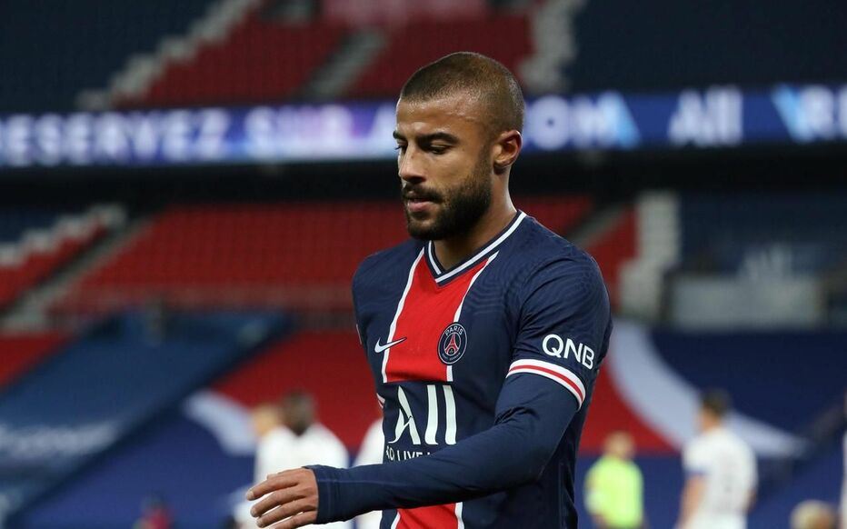 Rafinha, PSGko elastikoarekin.