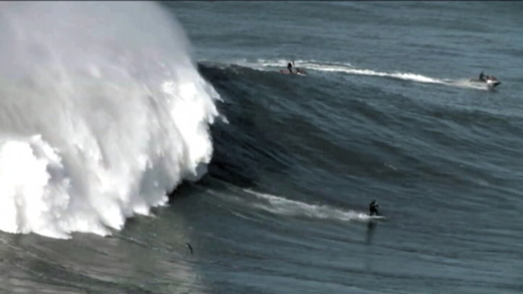 <img style="float:left;margin:5px;" src="http://10.126.2.21/media/images/2012/05/31/664800/664800_kul_surfilm_1024x576_thumbnail.JPG"/><br/><strong>Surfilm Festibal surf olatu handiak olas gigantes EITB</strong>