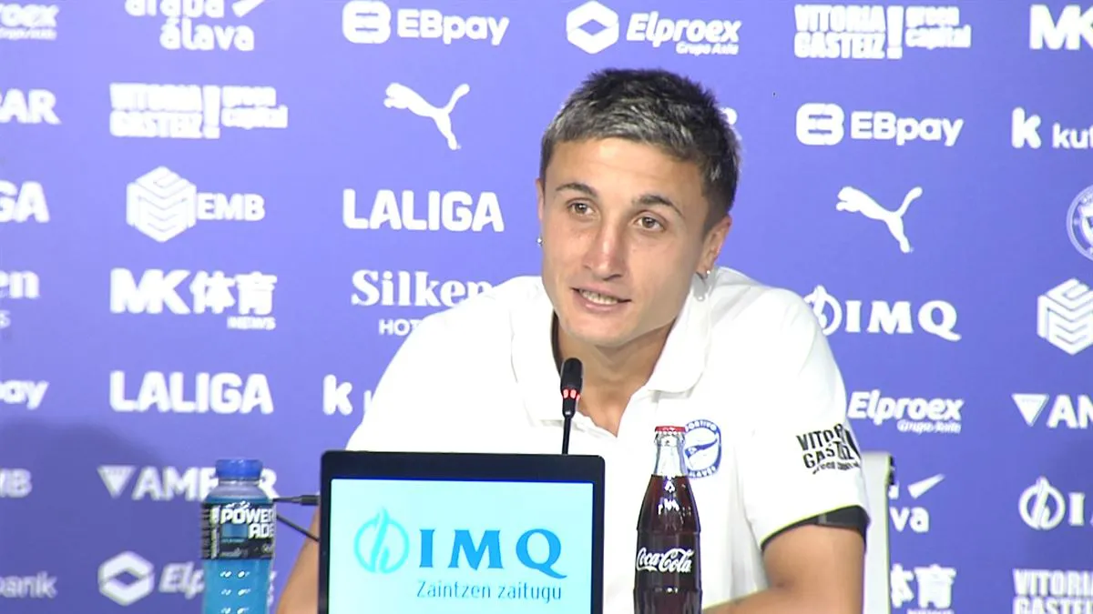 Alavesek beste hiru denboralditarako berritu dio kontratua jokalari argentinarrari.